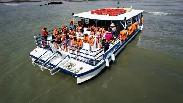 Catamarã em Maracajaú